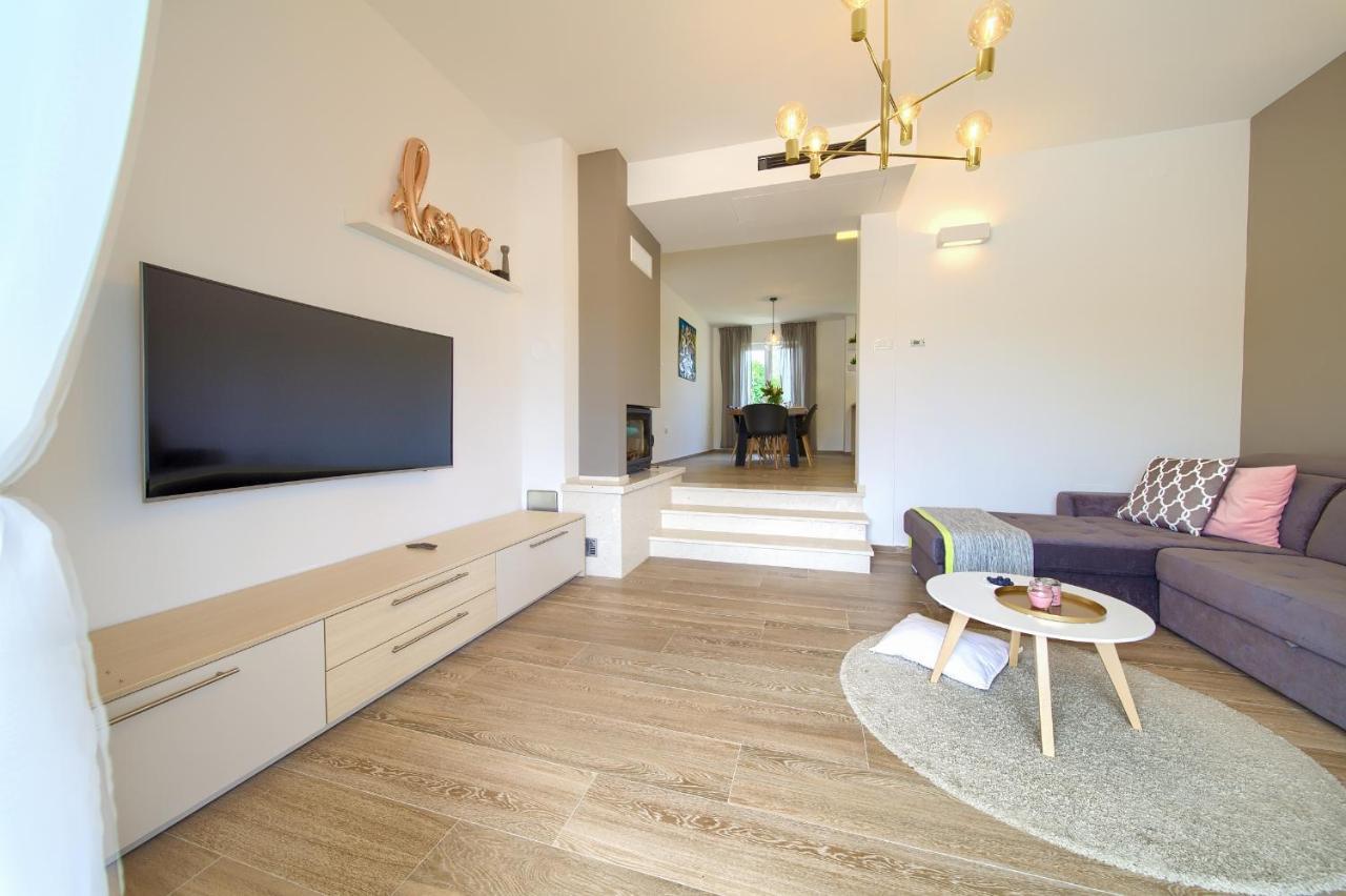 Villa Gardena Vrh  エクステリア 写真