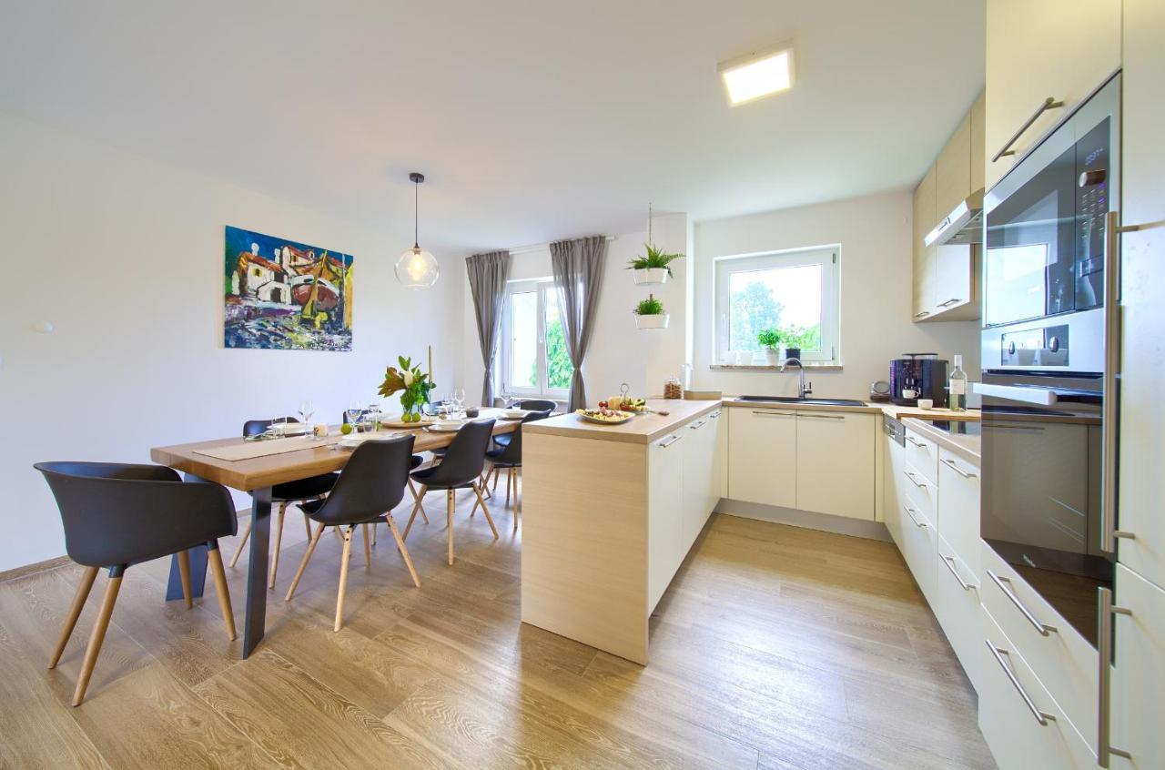 Villa Gardena Vrh  エクステリア 写真