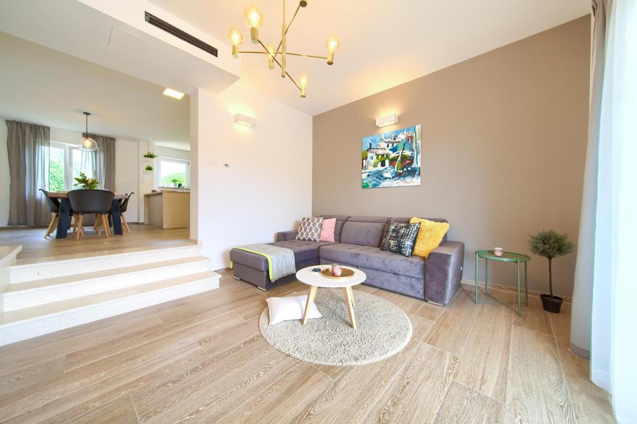 Villa Gardena Vrh  エクステリア 写真